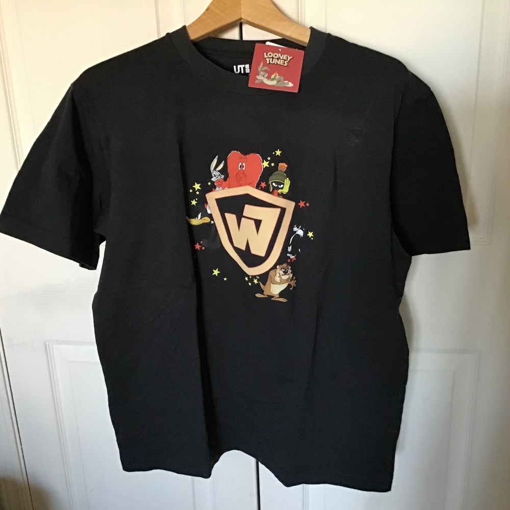 NWT Uniqlo Unisex Bunny Rabbit Looney Tunes UT Short-Sleeve Graphic T-Shirt XL